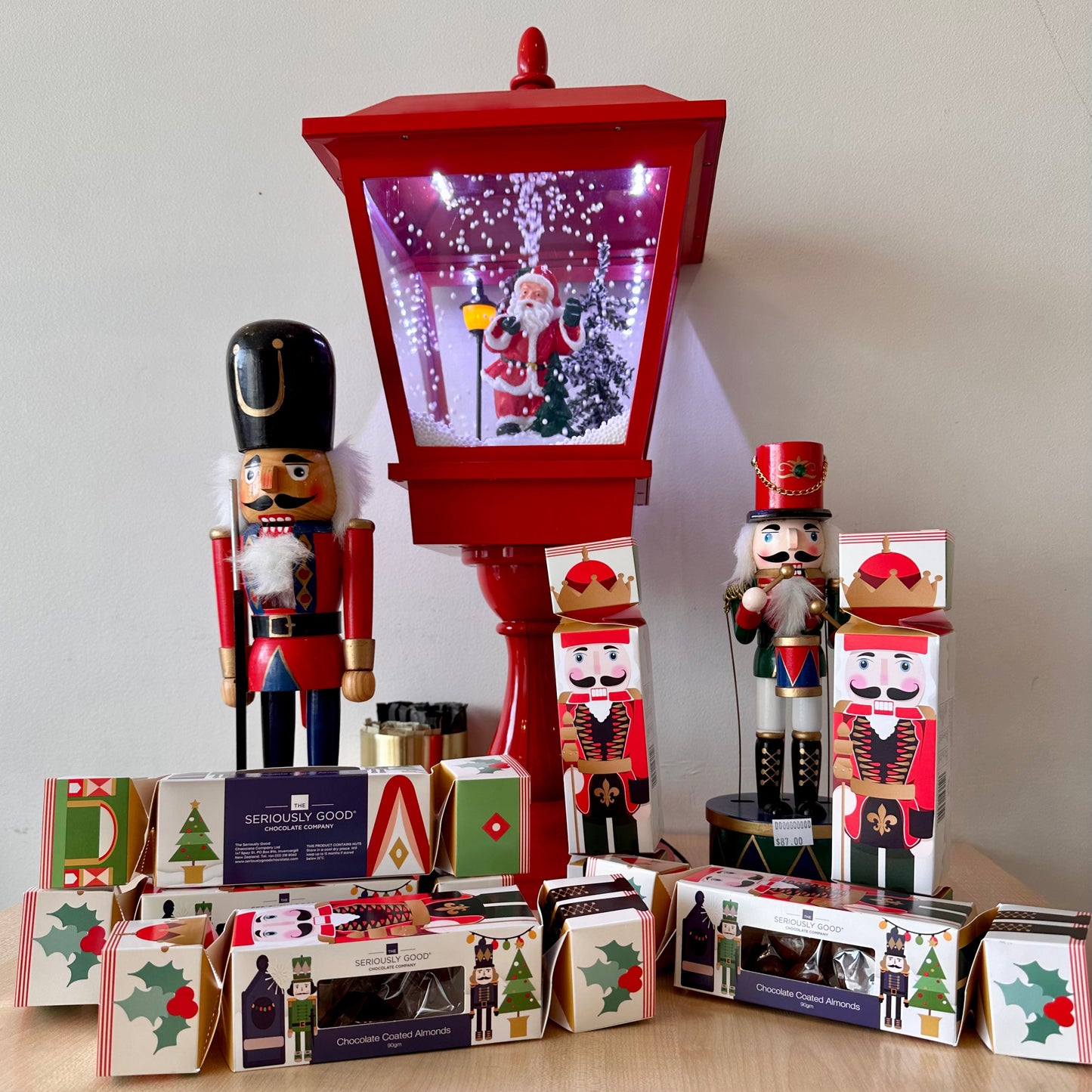 Pick your own - 10x Christmas Crackers