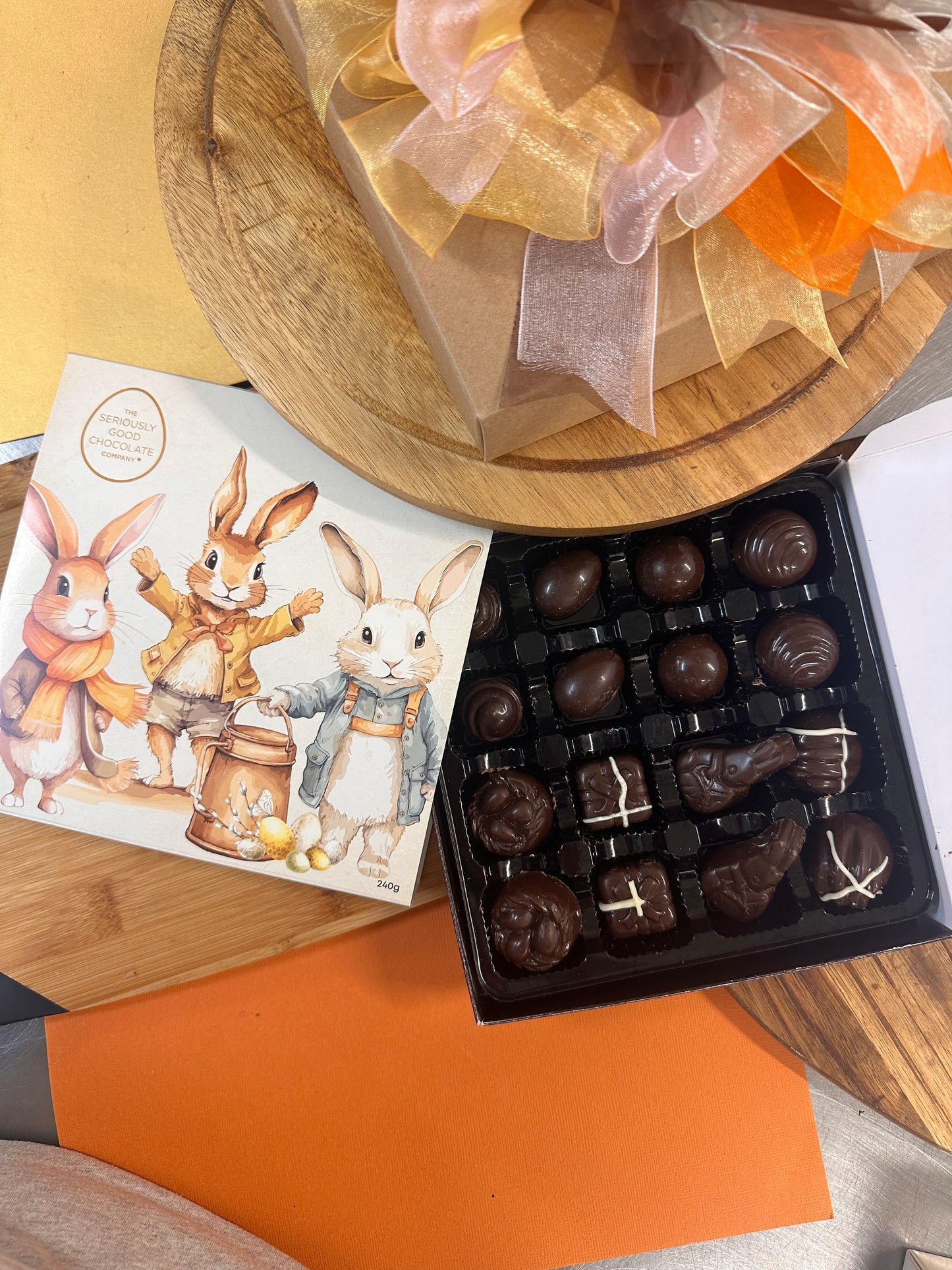 Vintage Hare, 16 Piece Box