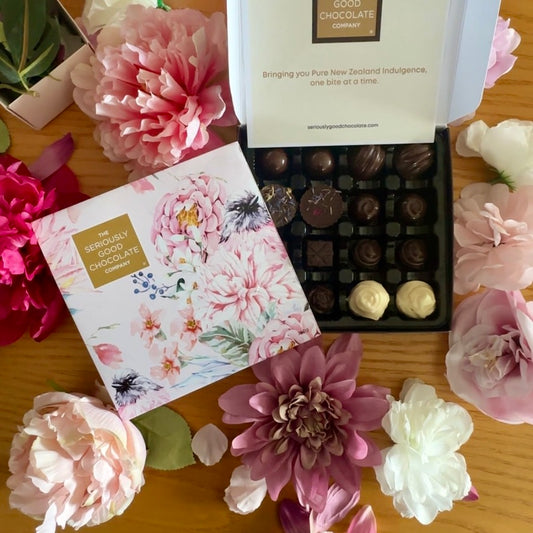 Pastel Floral Collection, 16 Piece Box