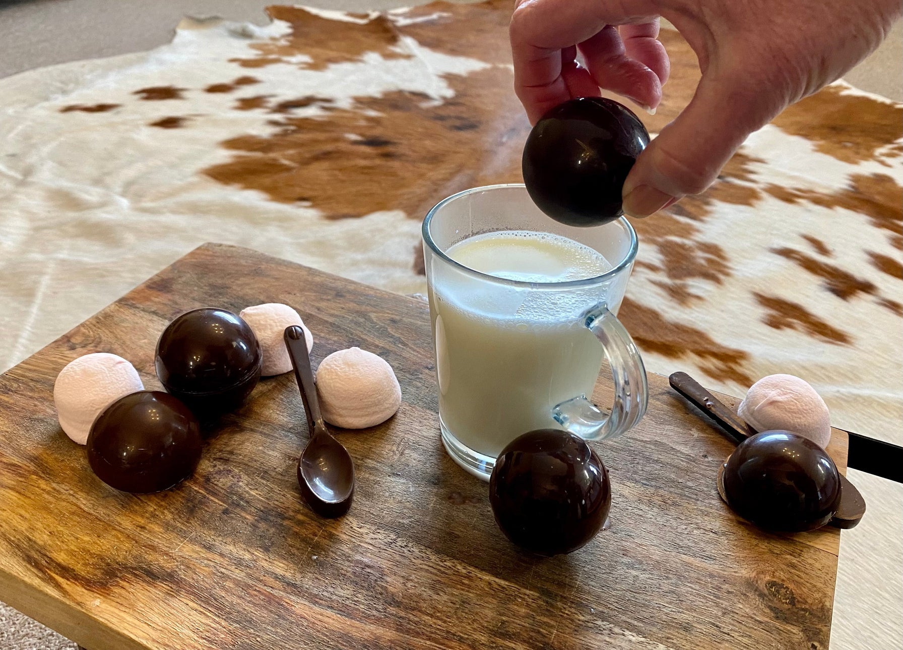 Botanica Collection - Irish Cream Hot Chocolate Bomb